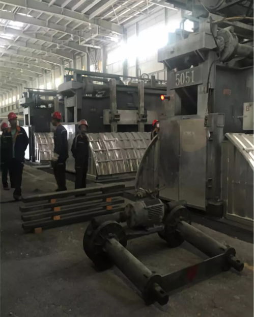 机修一班攻坚克难 高效更换减速机保障电解生产